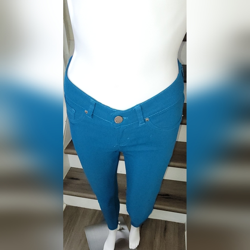 Size 5 No Boundaries Skinny Jeans